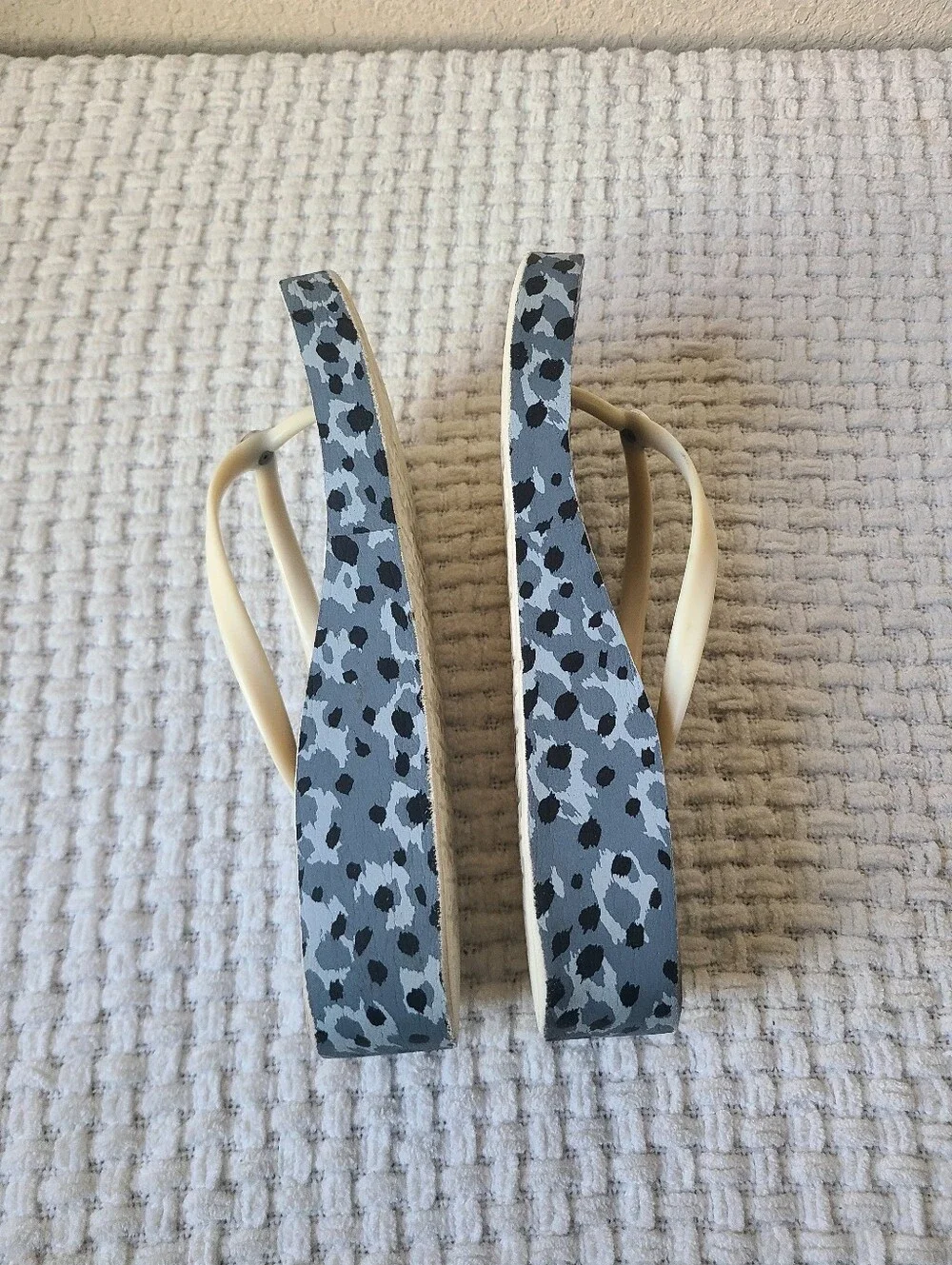 Tory Burch Leopard Print Platform Flip Flops with Cream Straps Women's Size 7